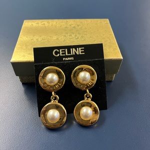 CELINE EARRING Brand New ear pads clean Made in France Gold/ Pearl Clip on